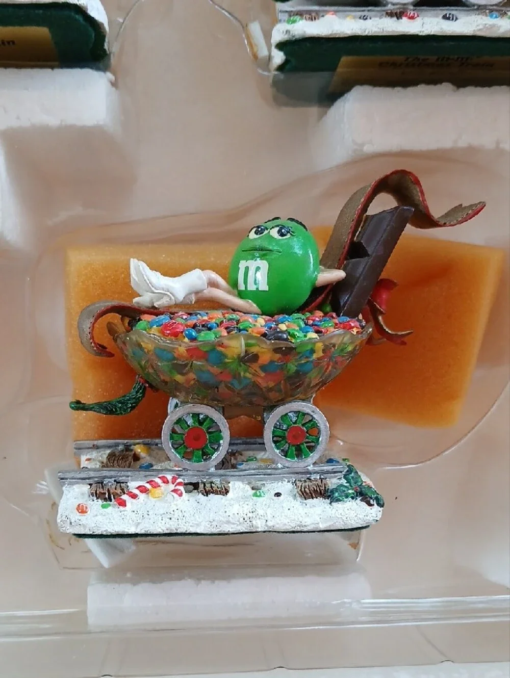M&M'S The Danbury Mint Christmas Train and Carriage Figurine Set